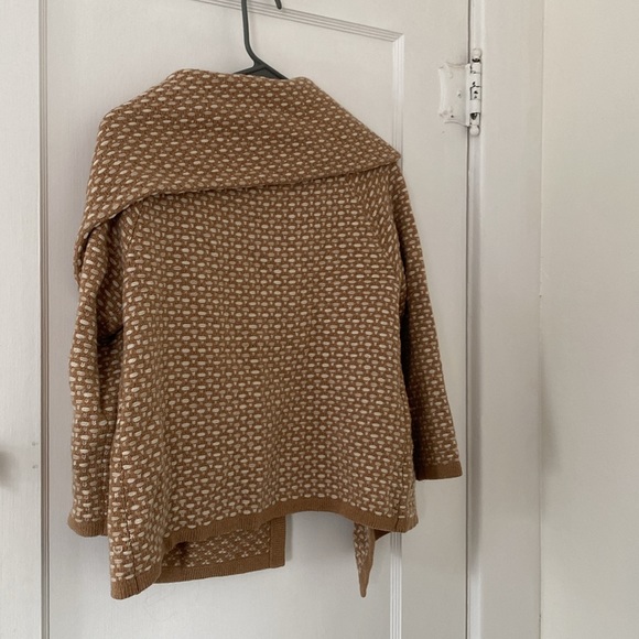 Vintage Banana Republic Sweater - Picture 5 of 5